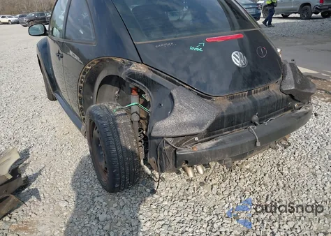 2010 Volkswagen New Beetle 2.5L Final Edition z USA, uszkodzony, nr VIN 3VWPW3AG9AM006255